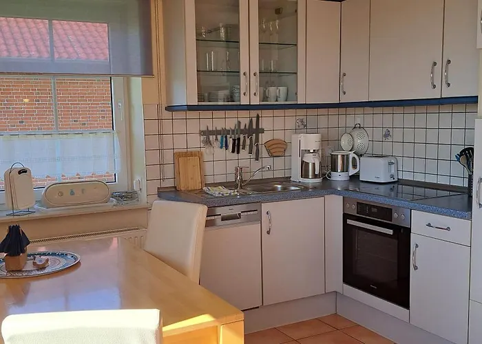 Semesterbostad Und Anna Nommsen *